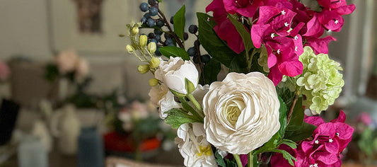 Tan reales que sorprenden: por qué las flores artificiales llegaron para quedarse