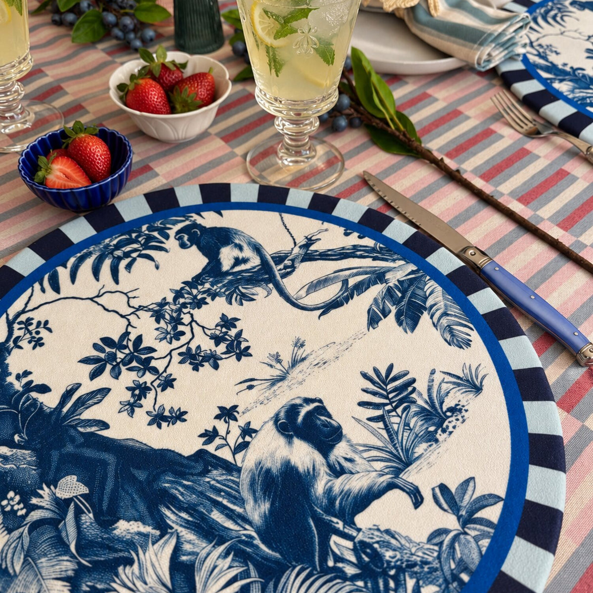 Individual Jungle Bleu en mesa puesta